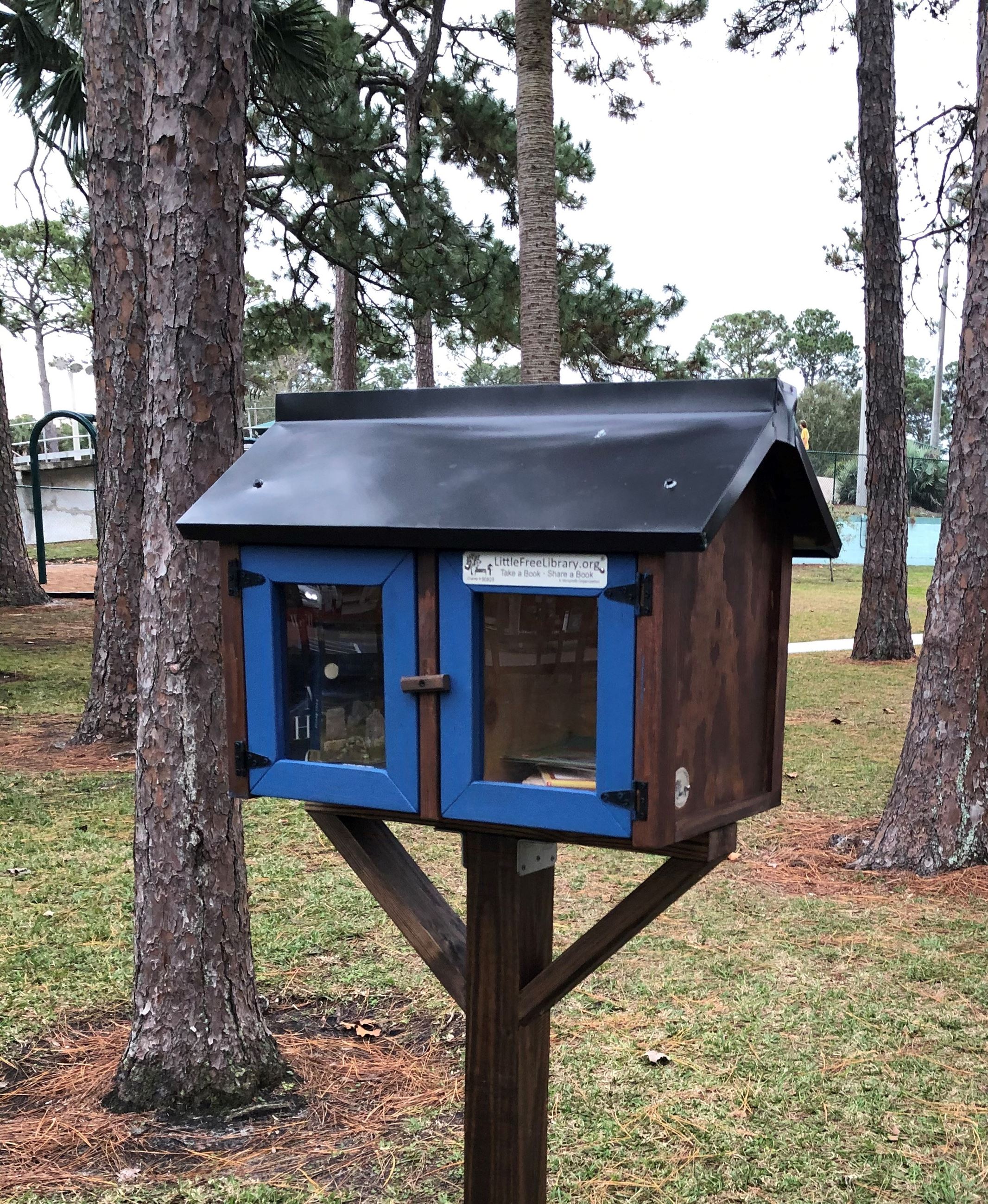 LittleFreeLibraryRussellPark